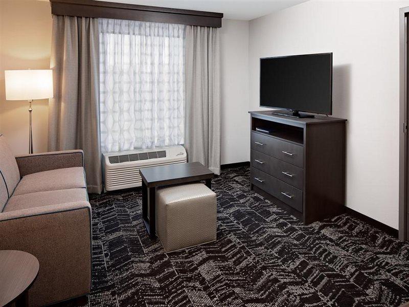 Homewood Suites By Hilton Ronkonkoma Exterior foto